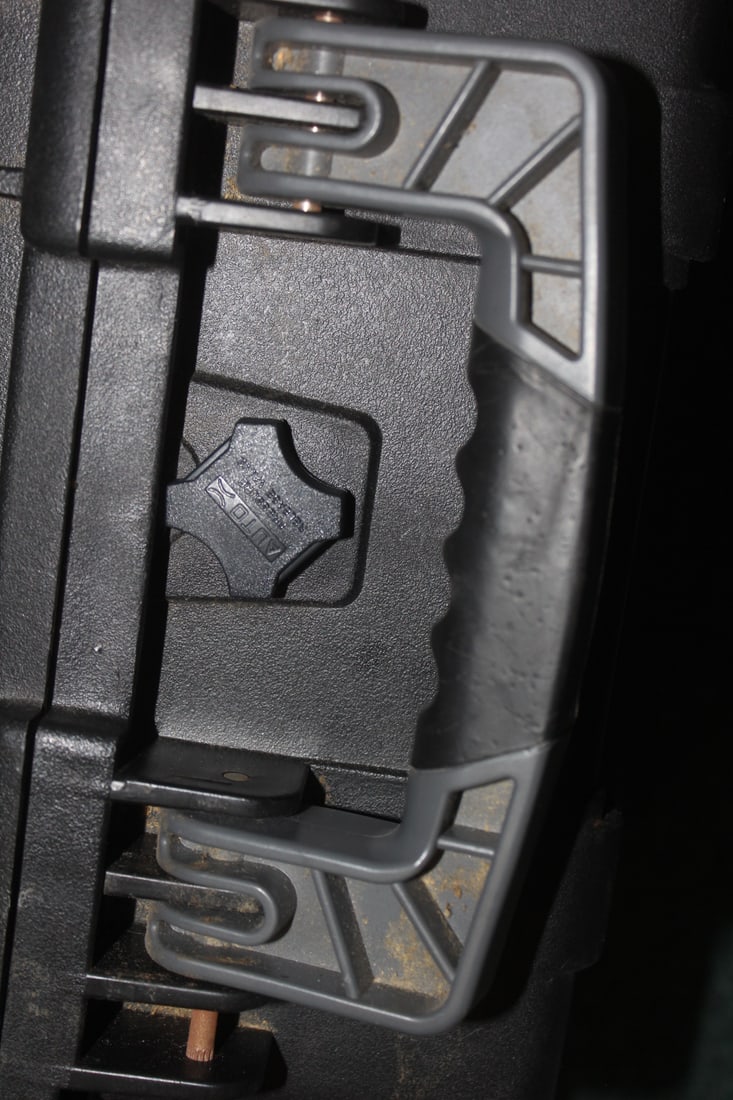 Empty 3 Slots Invicta Watch Case - 6