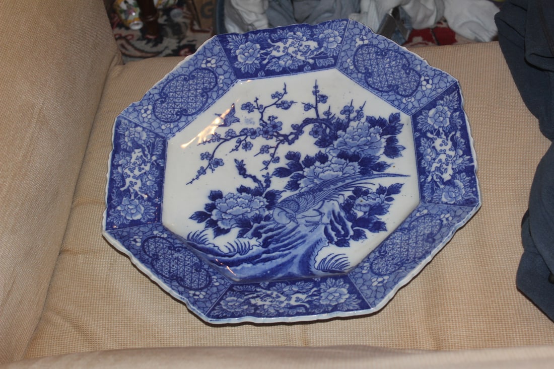 Impressive Japanese Octagon Charger: blue and white - 18th or 19th century - 18 inches in diameter - please note: minor edge roughness as shown