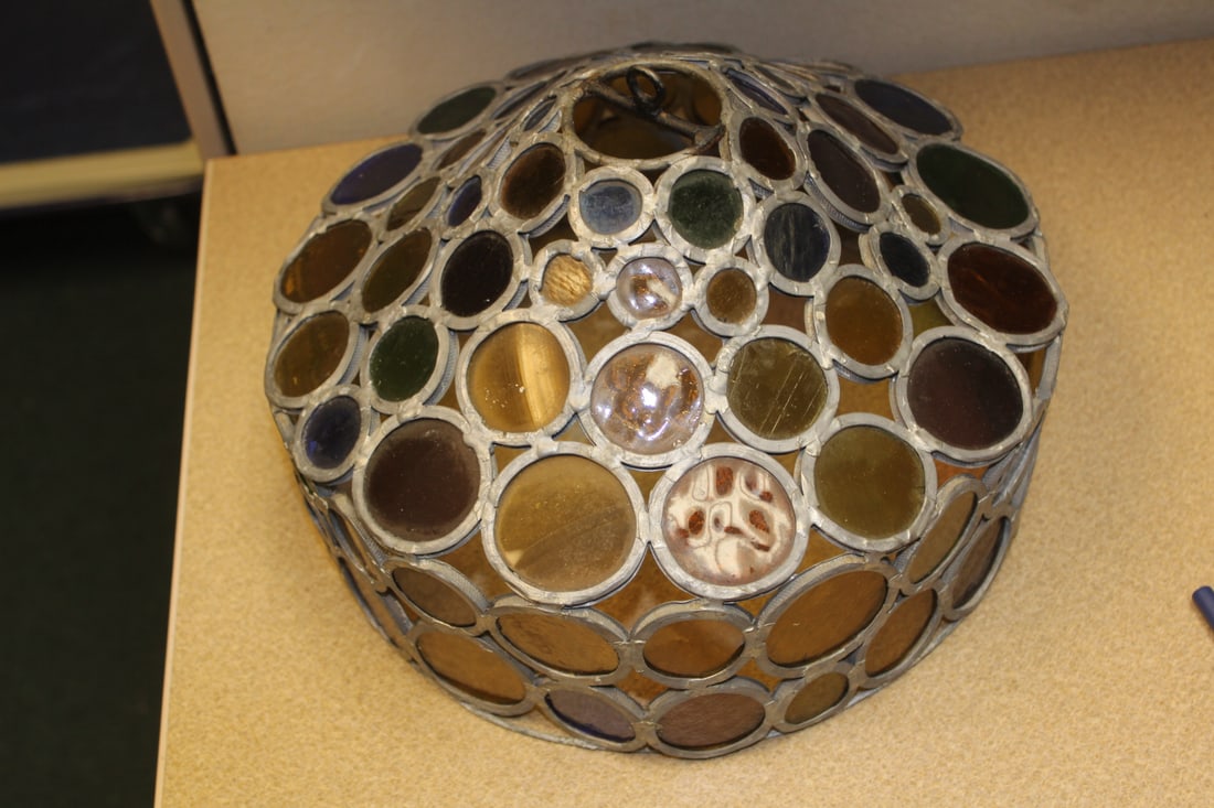 Retro Era Artglass Lamp Shade: Vintage retro era - 10 1/2" in diameter