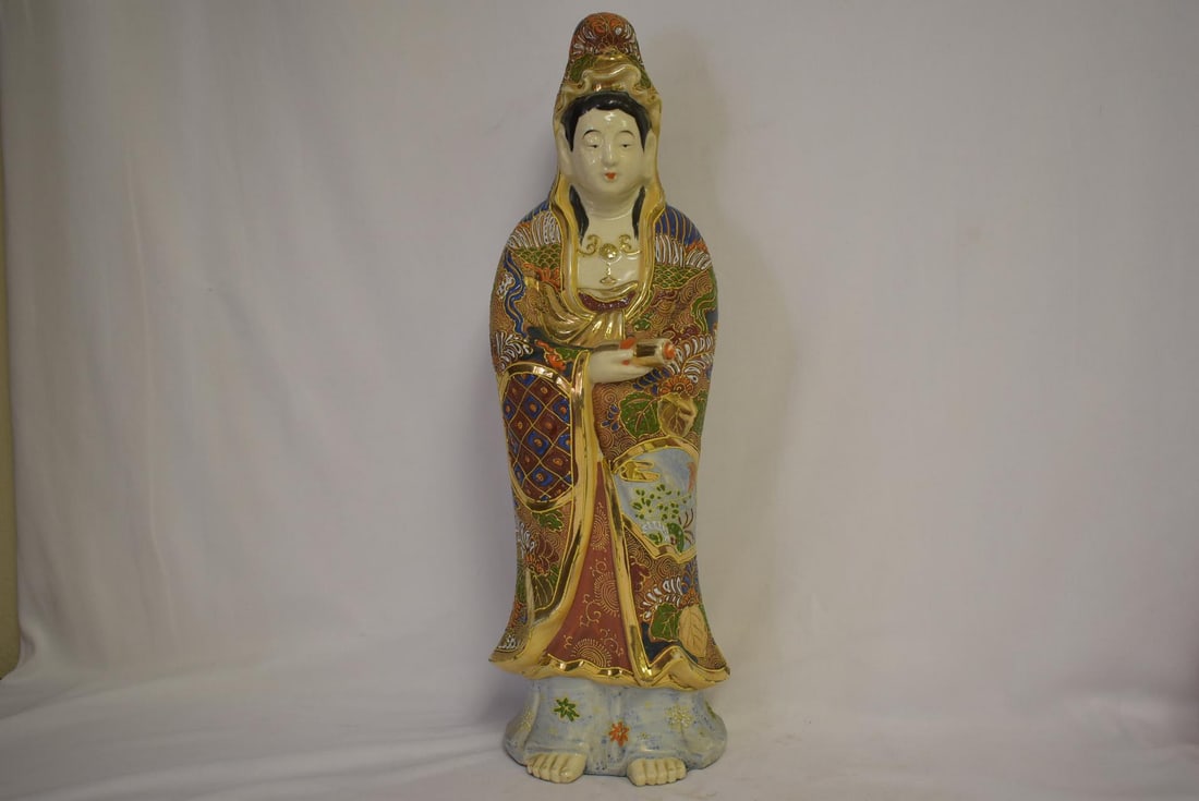 A Vintage Japanese Kutani Figurine (1 of 10)
