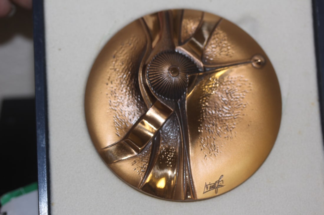 Calander Medal (1 of 6)