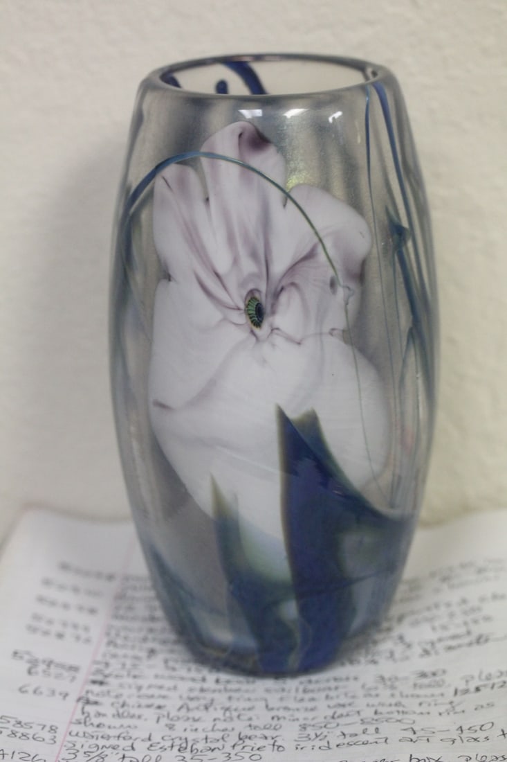 David Lotton Style Art Glass Vase: unsigned - 8 inches tall