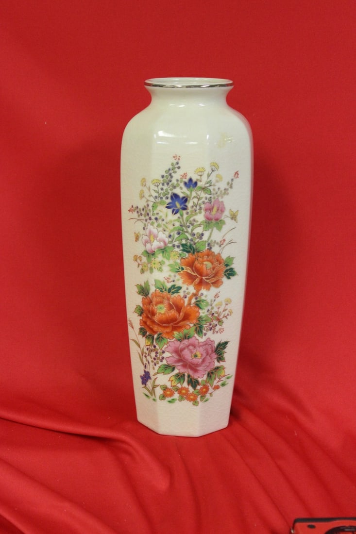 A Signed Oriental/Chinese Vase: 11 inches tall