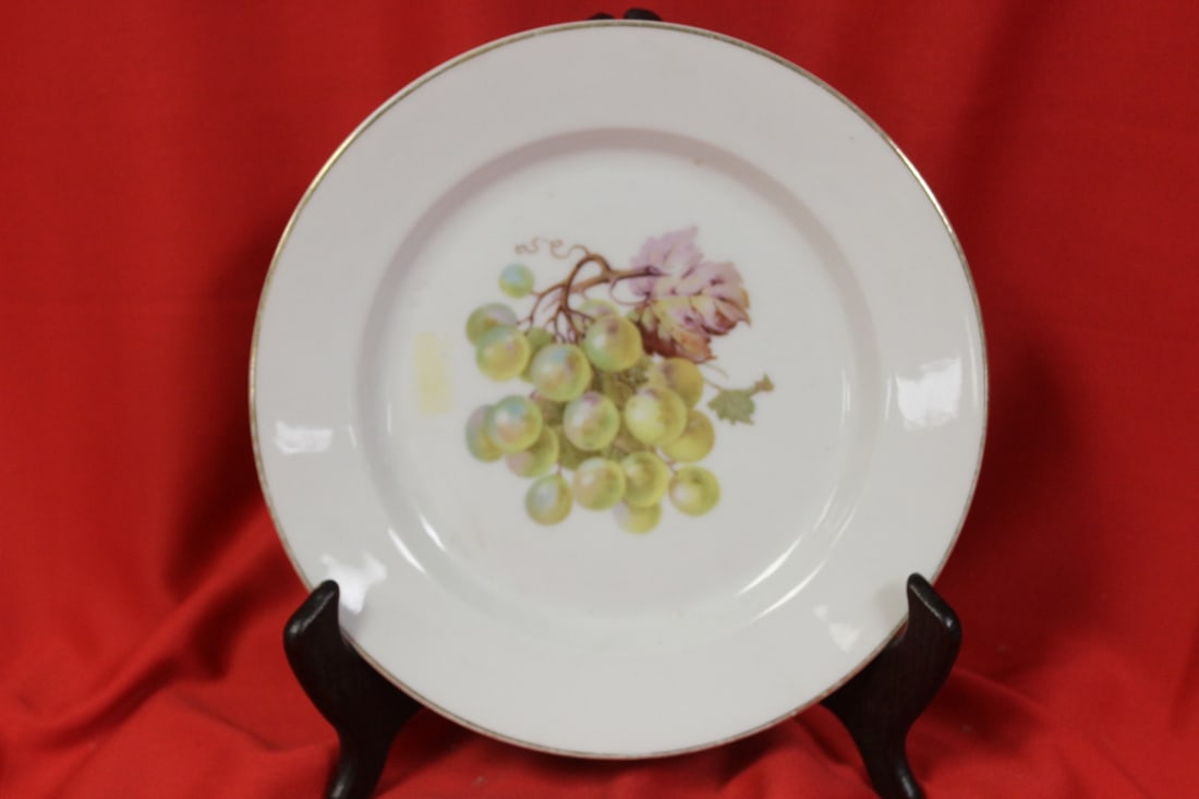 A Bavaria Plate: 7 3/4" in diameter