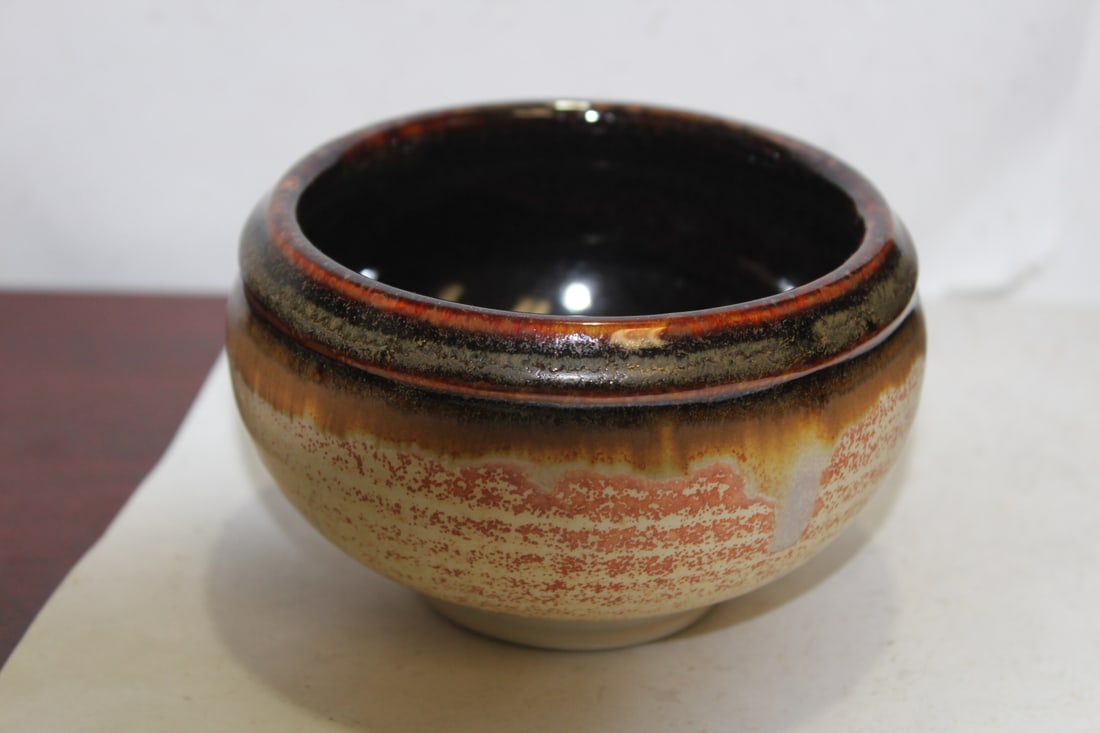 A Japanese Signed Studio Pottery Bowl: 4 1/4" in diameter