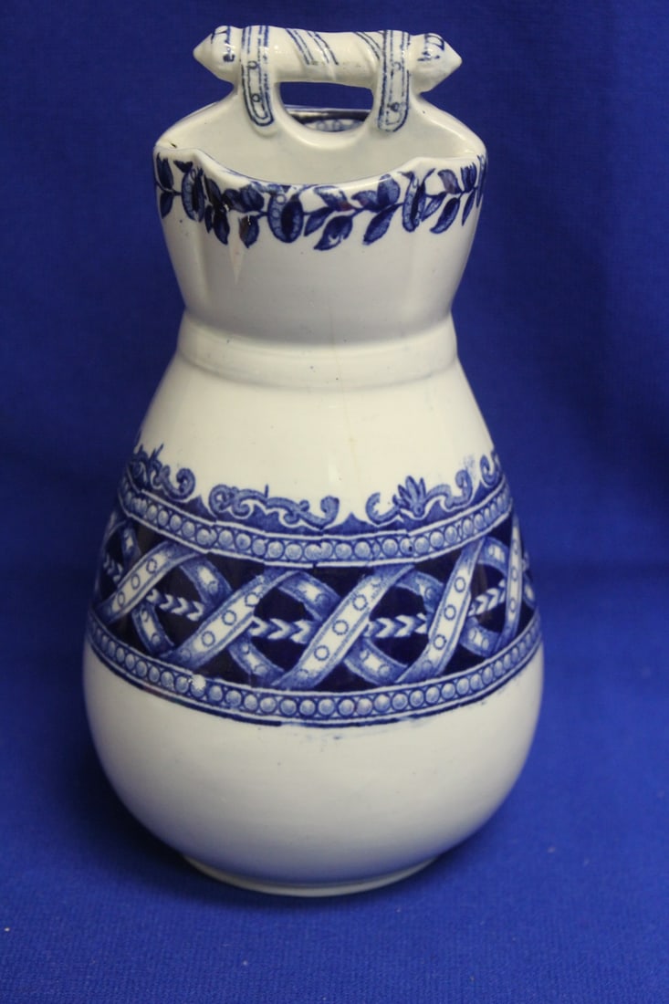A Vintage Blue and White Argyle Vase? (1 of 6)