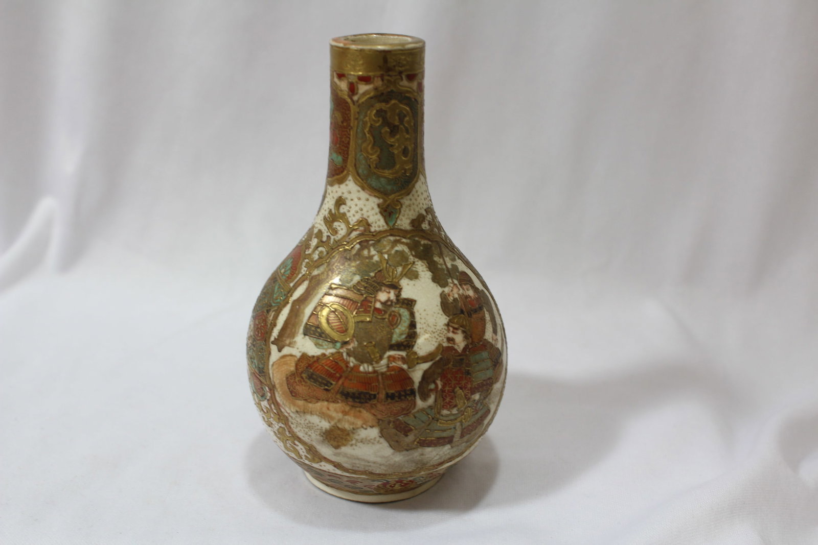 A Japanese Satsuma Vase: early 20th century - 5 inches tall