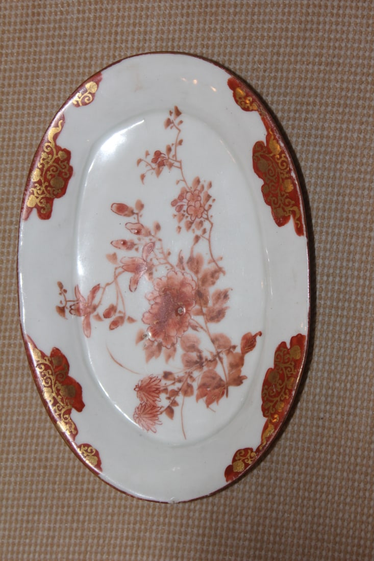 Antique Japanese Kutani Oval Dish: signed - 19th century - 7 inches in diameter