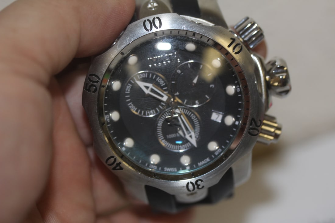 Chronographic Invicta Watch - 3