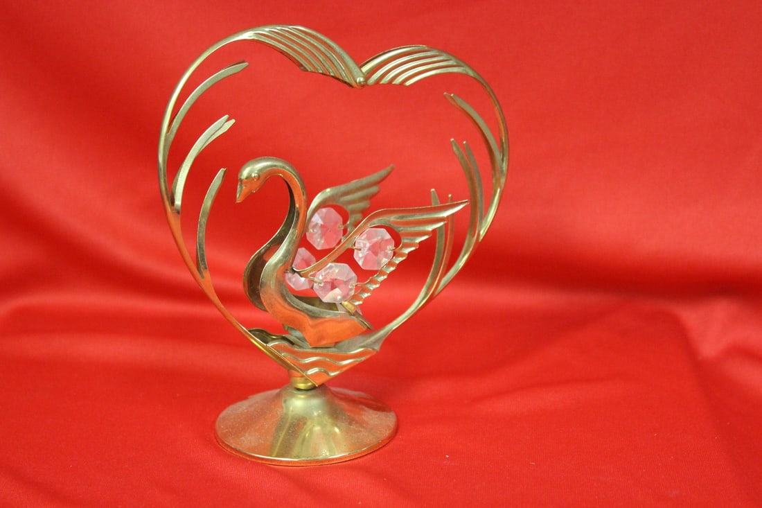 A Metal and Crystal Swan