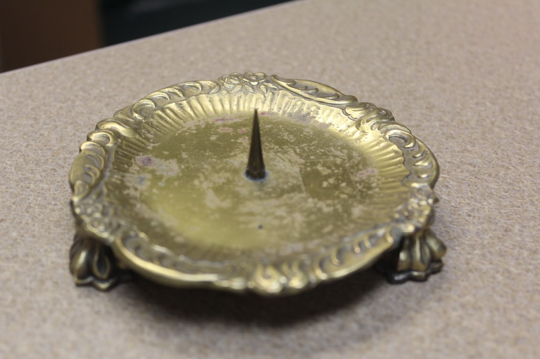 Ornate Gold Plated Holder: 4 1/2" in diameter