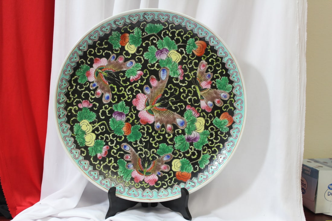 A Chinese Famille Noire Charger: 14 1/8" in diameter