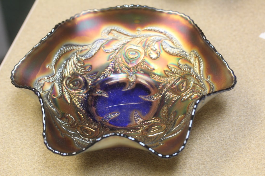 Carnival glass bowl: 9" in diameter