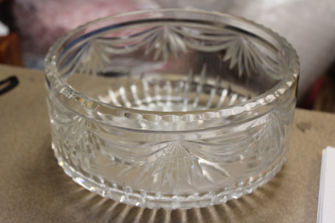 Beautiful Cut Crystal Bowl: 8 1/4" in diameter