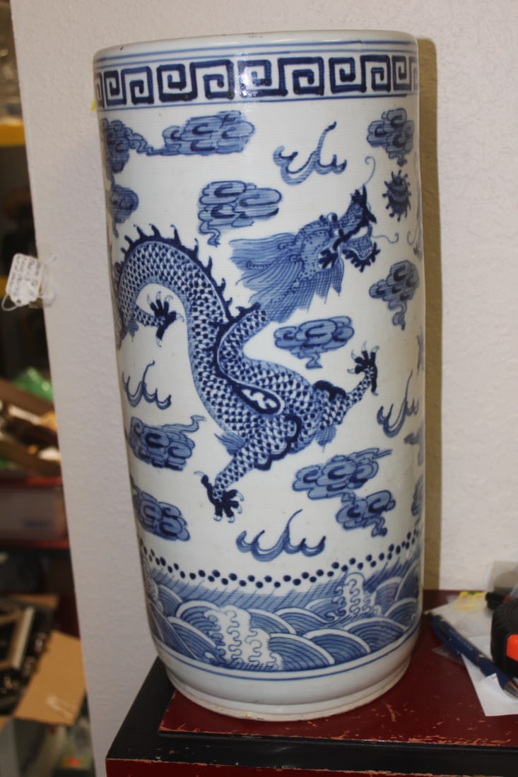 Chinese Twin Dragon Motif Umbrella Stand (1 of 6)