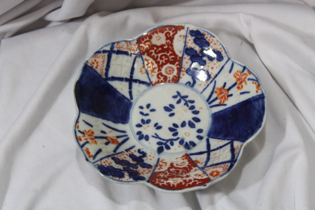An Antique Japanese Imari Floral Shape Bowl (1 of 4)