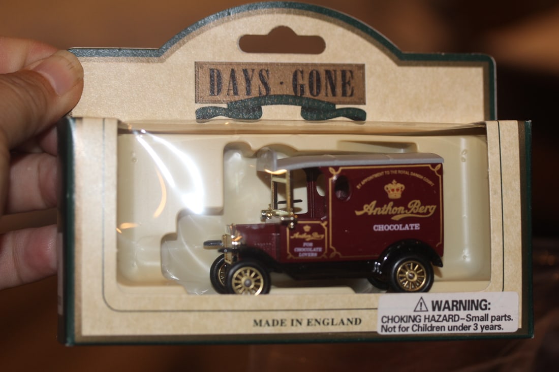 Cast Iron Small Toy Car/Truck: made in England - by Days Gone
