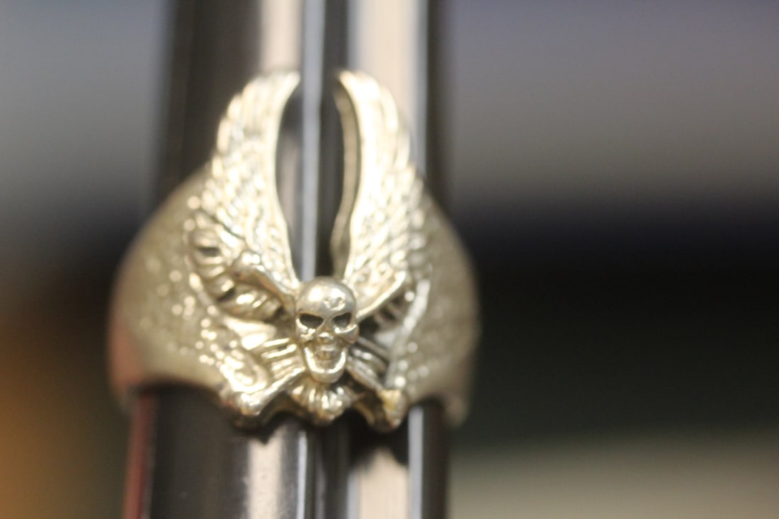 Skull ring - 6