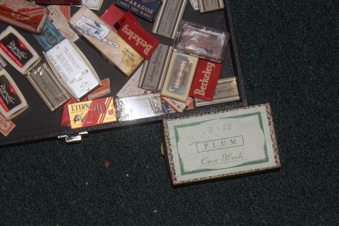 Old Razor Blades plus Case - 2