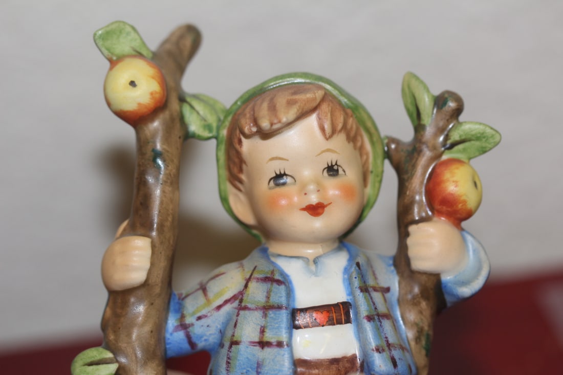 Hummel Figurine - 7