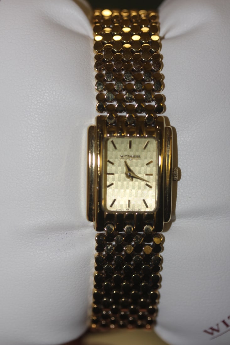 Ladies Wittnauer Watch (1 of 5)