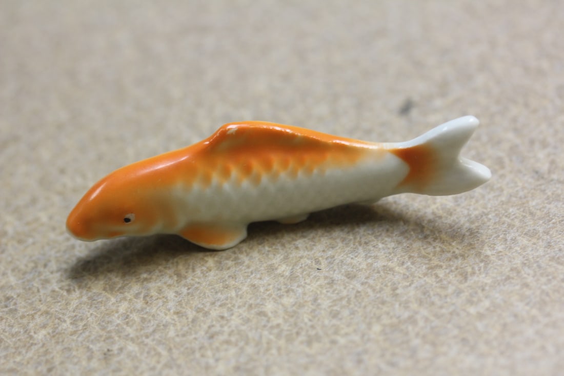Japanese Porcelain Chop Stick Rest: as shown