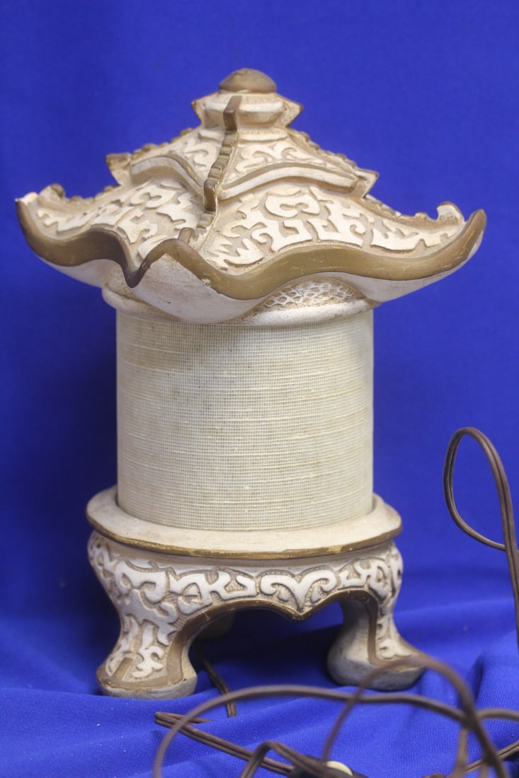 Ceramic Pagoda Lamp: works - please note= chip on top of pagoda as shown - 12 1/2" tall
