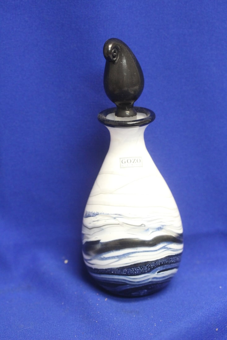 Gozo Art Glass Perfume Bottle (1 of 7)