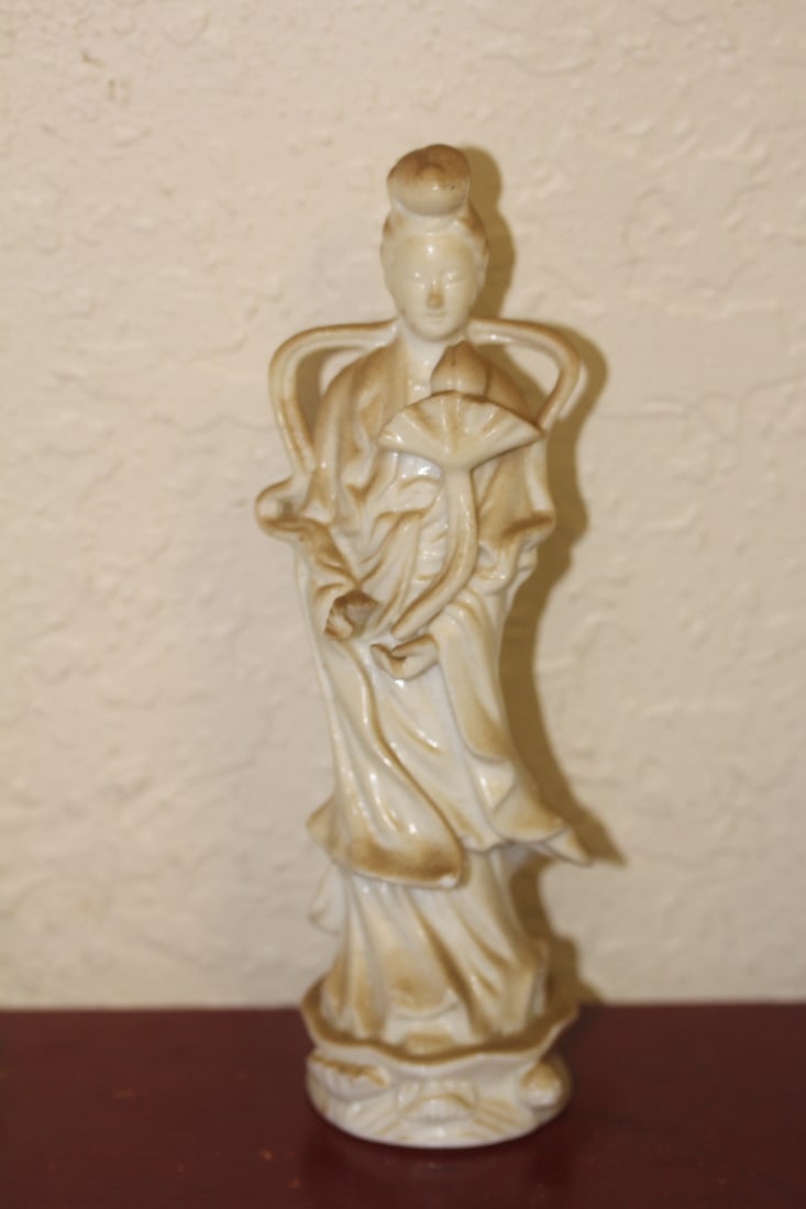 Chinese Blanc de Chine Figurine: needs cleaning - 7 3/8" tall