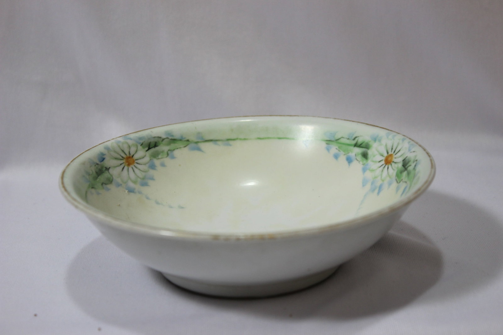 A Nippon Bowl: 5 3/4" in diameter