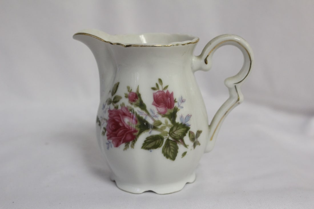 A Vintage Japanese Creamer: 3 1/2" tall