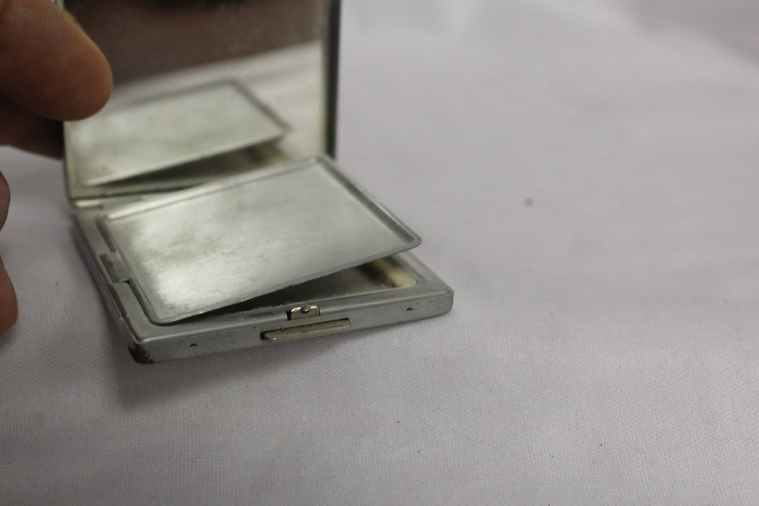 A Signed Compact - 4