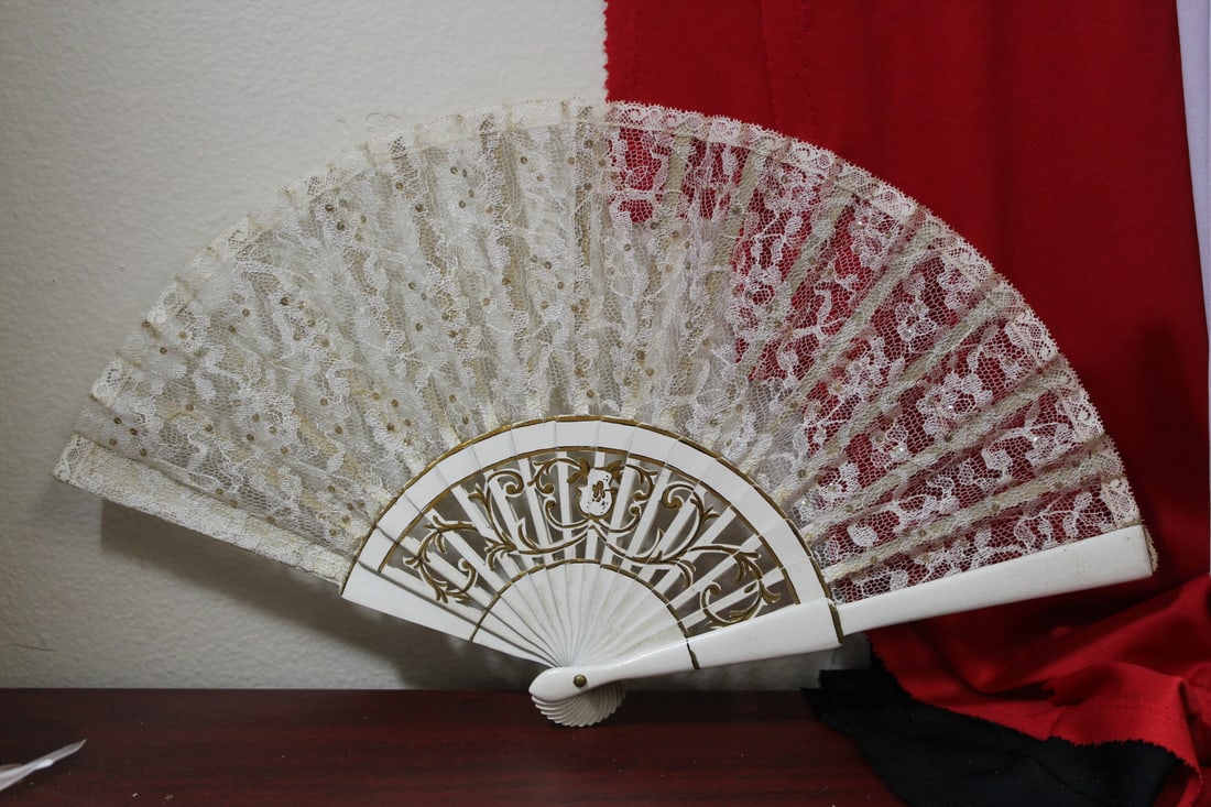 A Laced Fan: 8 3/4" long