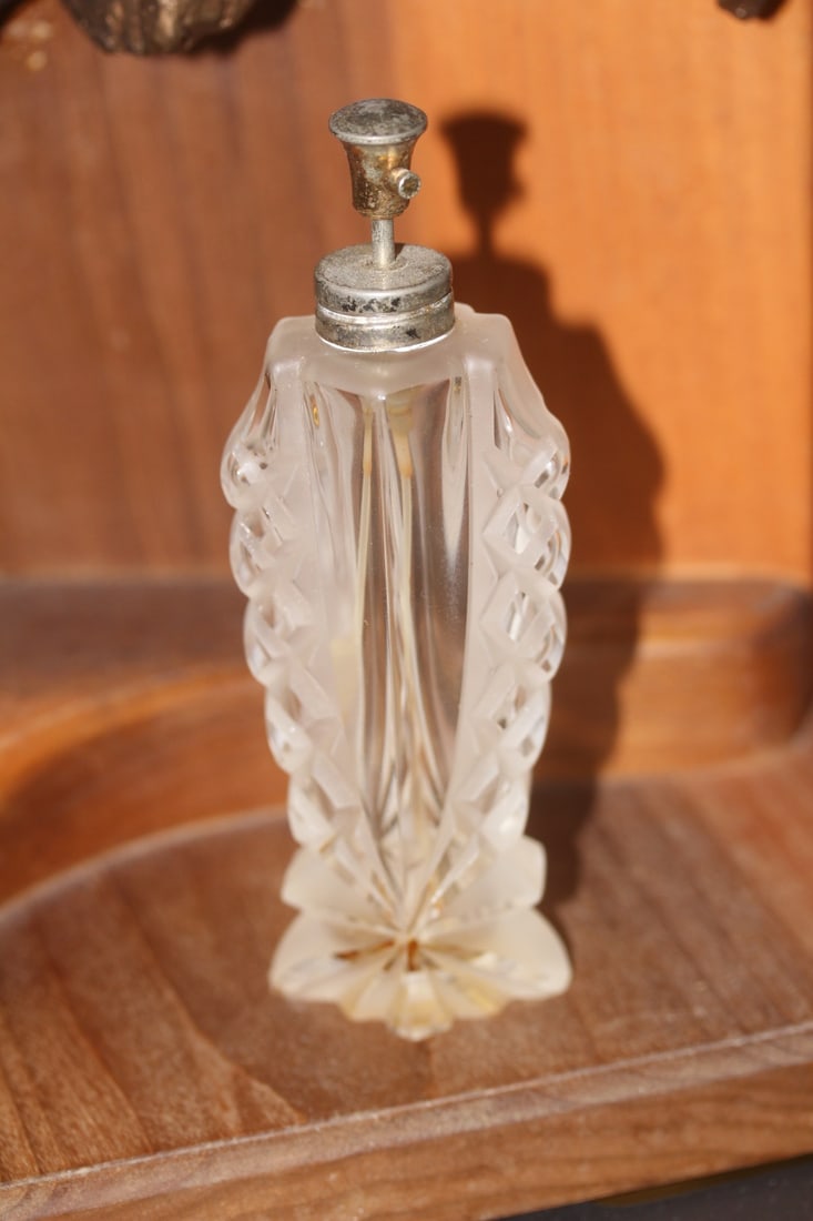 Art Deco Period Cut Glass Parfume Bottle: 5 1/4" tall