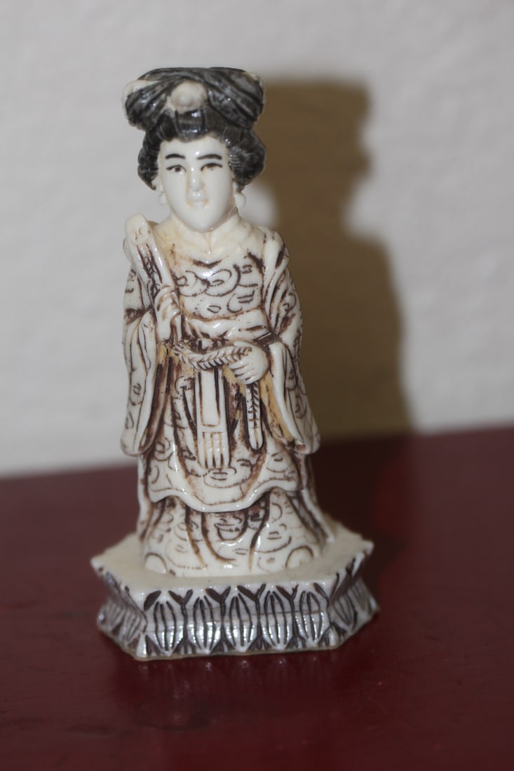 Well Carved Chinese Bone Figurine: 3 3/4" tall