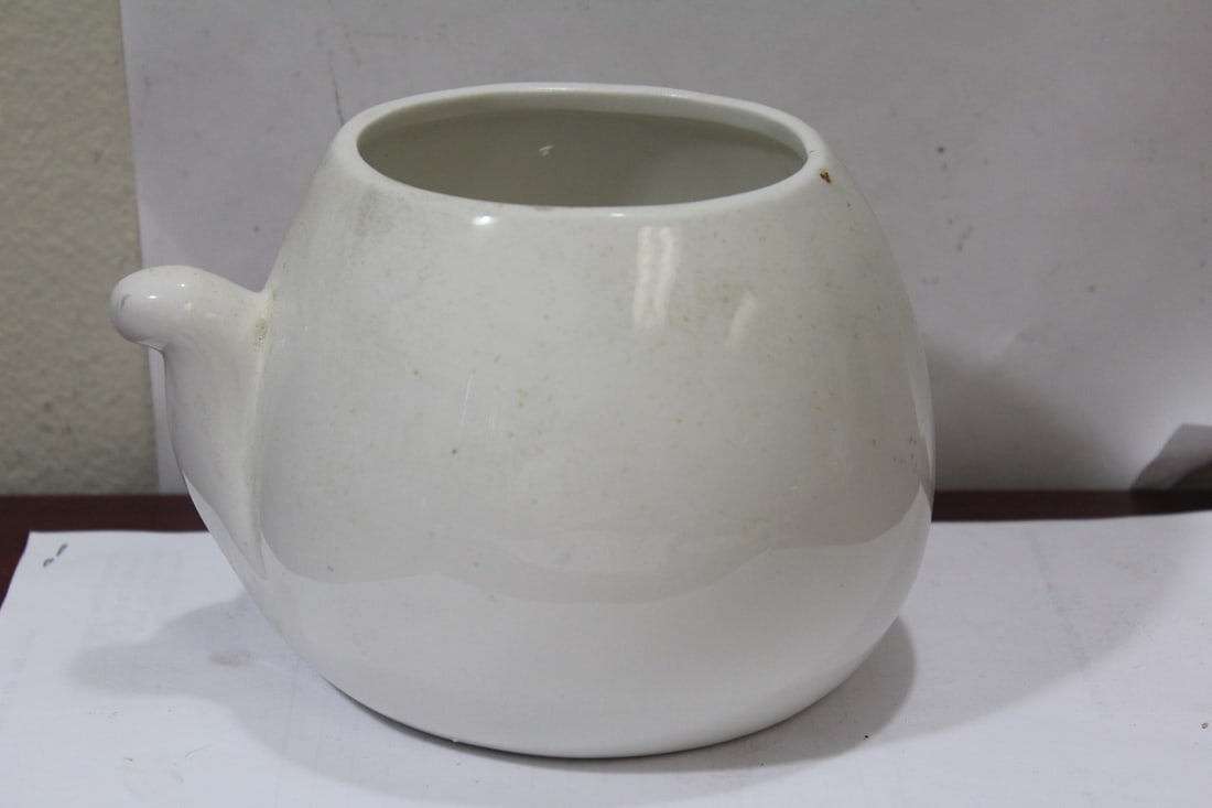 A Pottery Bowl/Jar: 4 1/2" tall