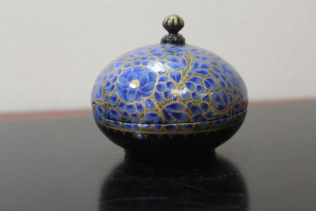 A Signed Russian Lacquer Box: 3 1/4" tall