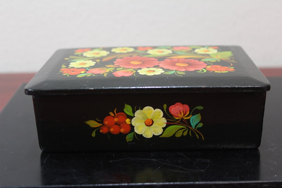 A Russian Lacquer Box: 6" across