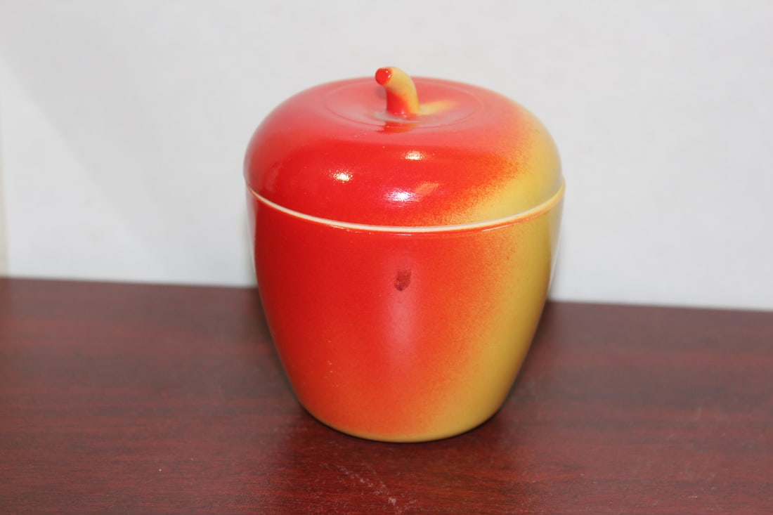A Retro Apple Glass Box