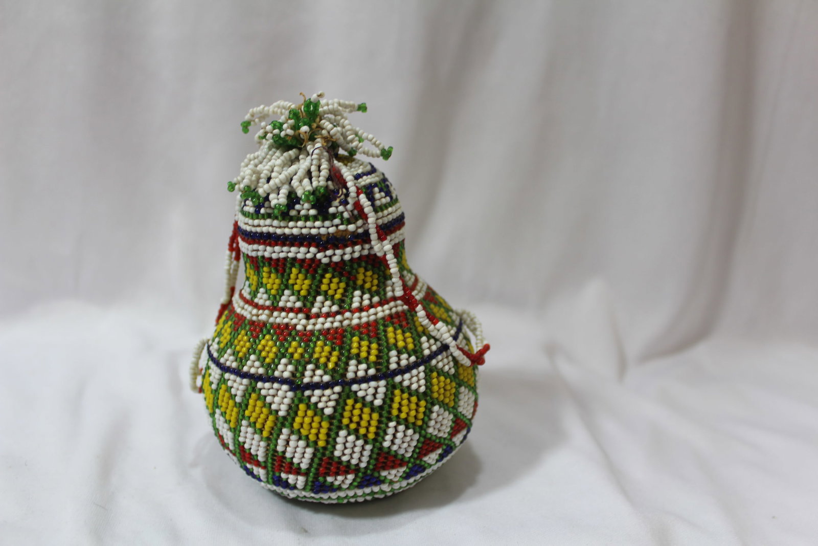 A Beaded Gourd Shape Bottle (1 of 4)