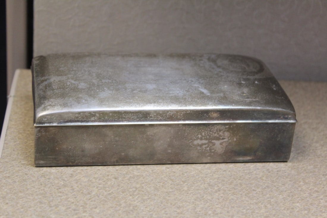 Poole Silverplated Presentation Box: 6 1/8" across