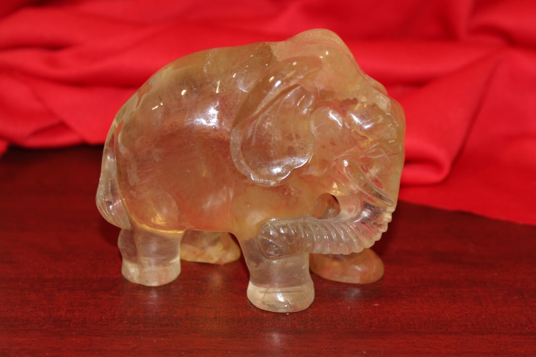 A Rock Crystal? Elephant: most likely Chinese - please note: internal crack, inclusions - 3 3/8" across