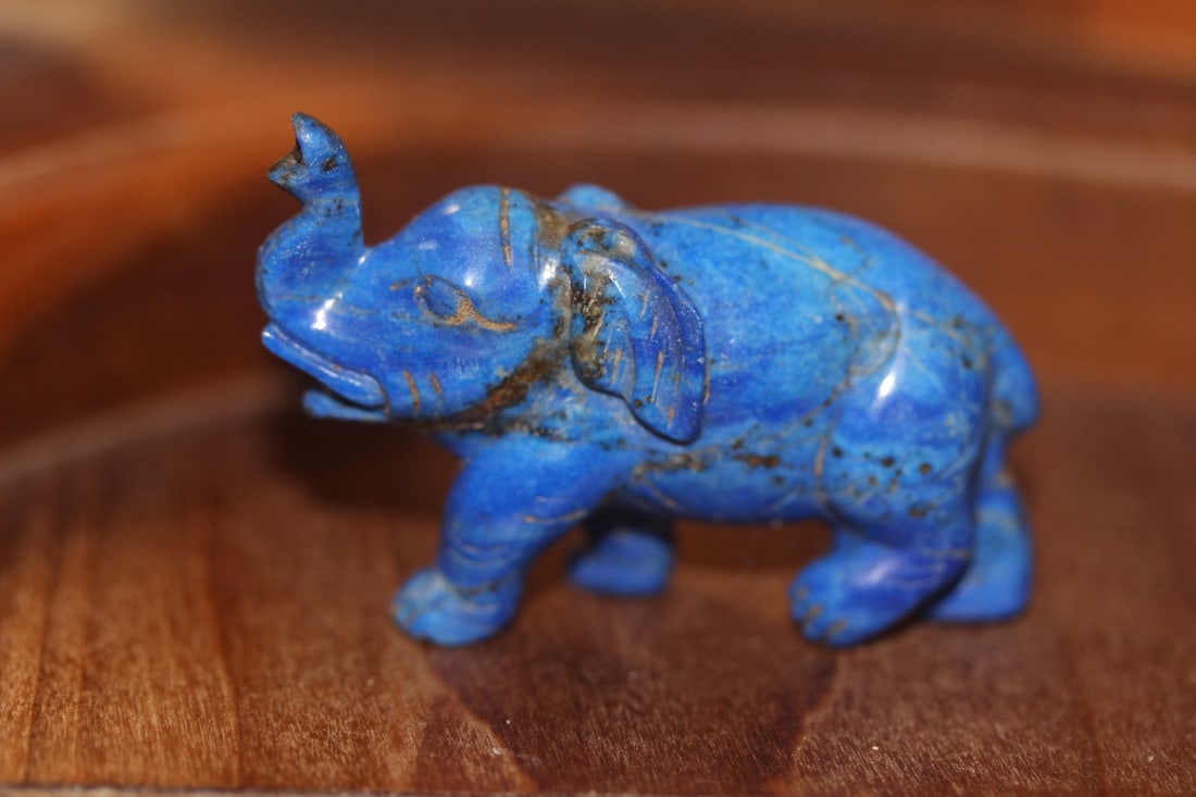 Lapis Lazuli Gemstone Elephant: beautifully done - 2 1/2" long
