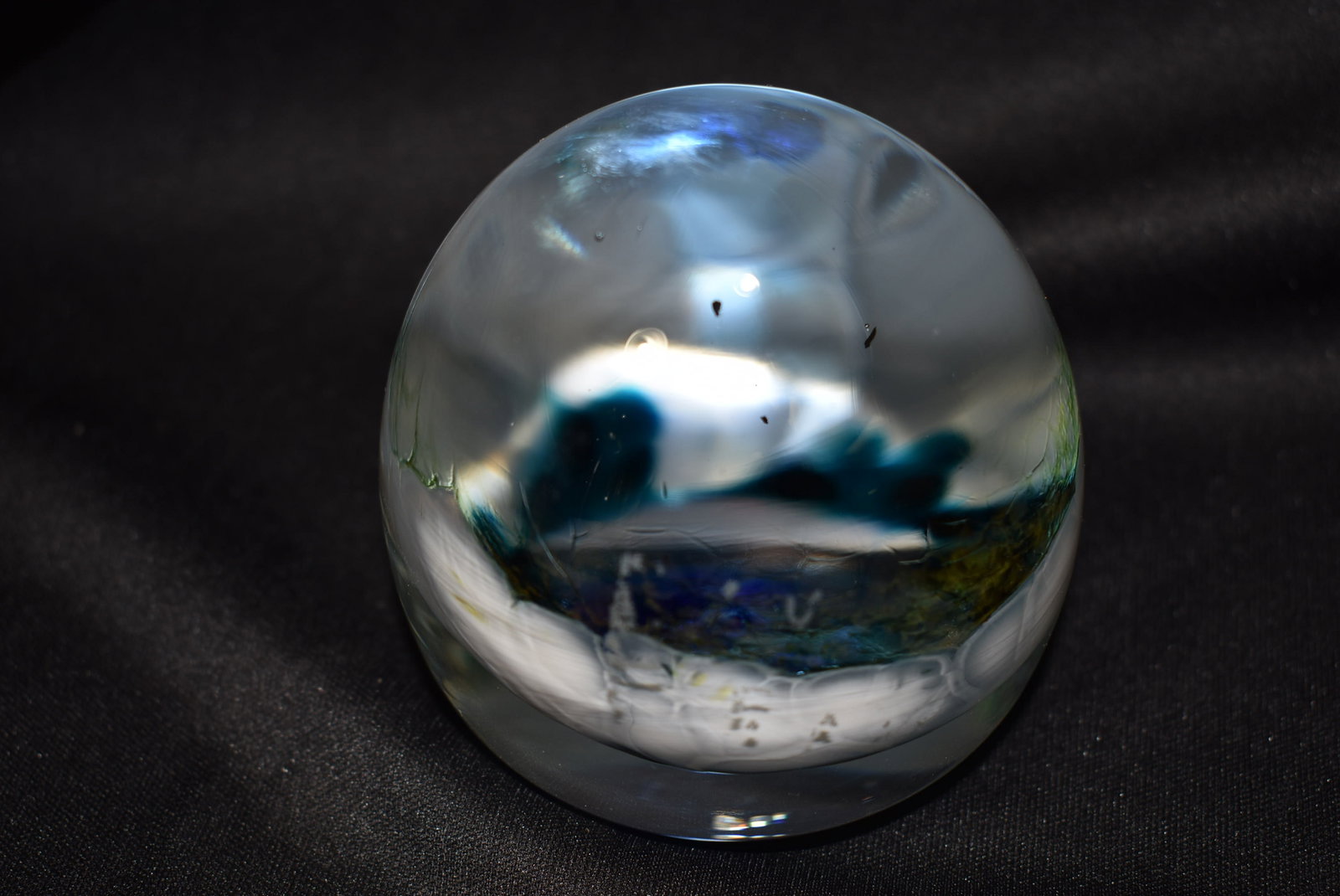 An Artglass Paperweight: 3 1/4" tall