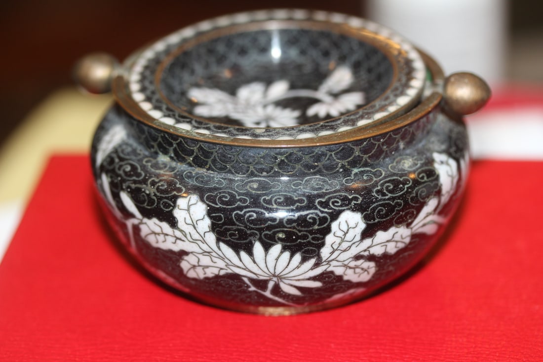 Antique Flip Cloisonne Ashtray: antique, early 1900's - marked "China" - 3 5/8" across