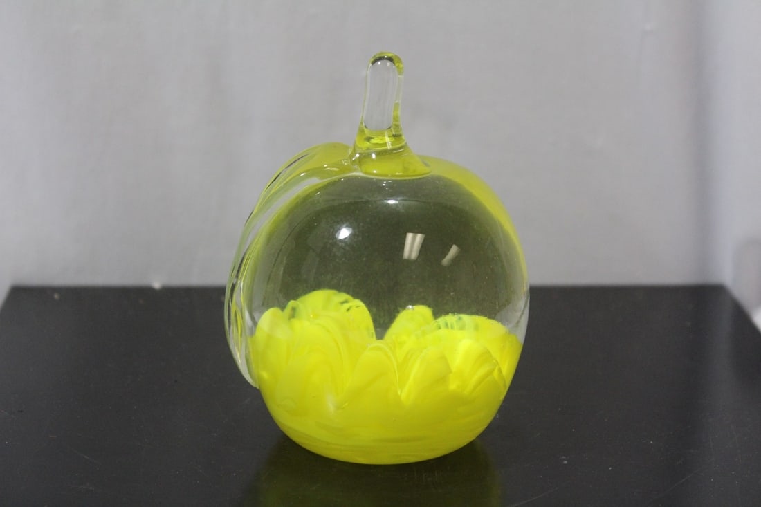 A St.Clair Paperweight: 4 3/4" tall
