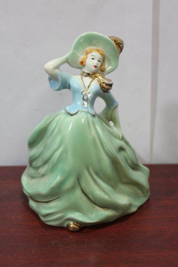 A Ceramic Figeral Planter: 7 inches tall