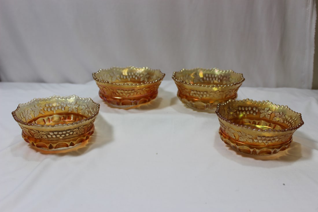 Lot Of 4 Carnival Glass Bowls: 5" in diameter