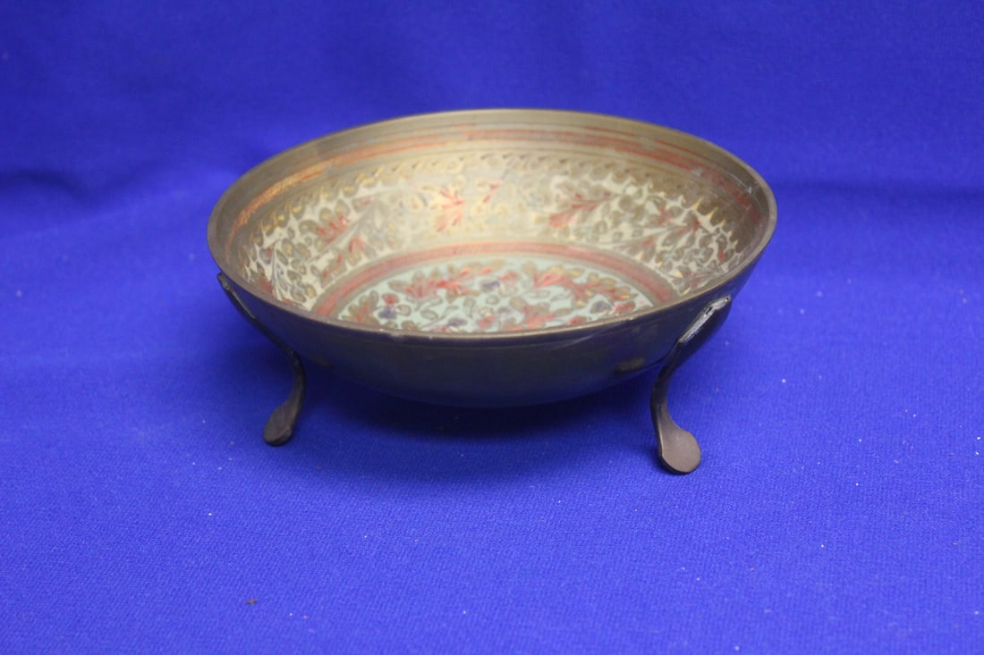 An Indian Enamel on Copper 3 Footed Bowl: 6 1/4" in diameter