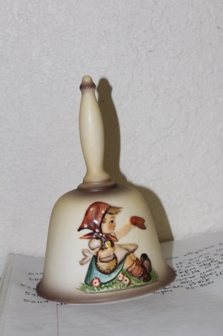 1979 Hummel Bell: 6 1/4 inches tall